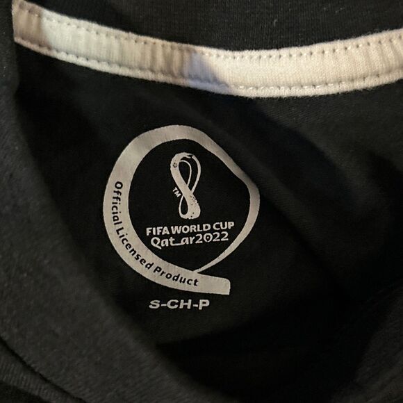 FIFA World Cup Qatar 2022 Official Long Sleeve T-Shirt - Men's Small-Black NEW - Picture 3 of 8